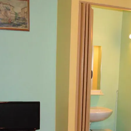 Le Saint Denis Forges-les-Eaux