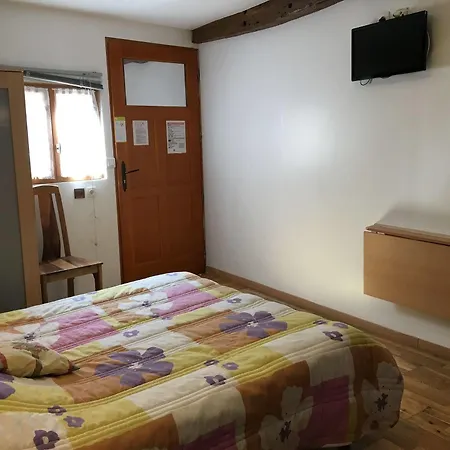 Le Saint Denis Hotel