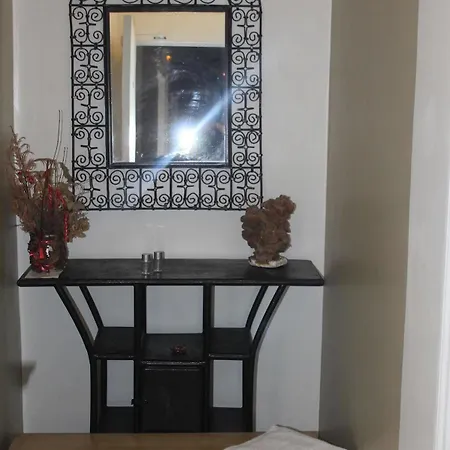 Hotel Le Saint Denis 2*